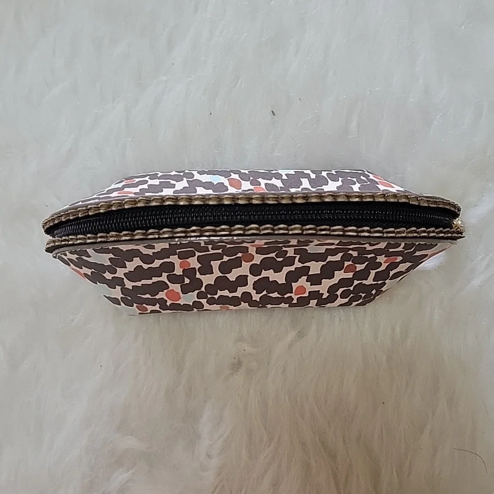 SPARTINA Retreat Clam Shape Gray Scallop Edge Zip Boho Make Up Beauty Travel Bag